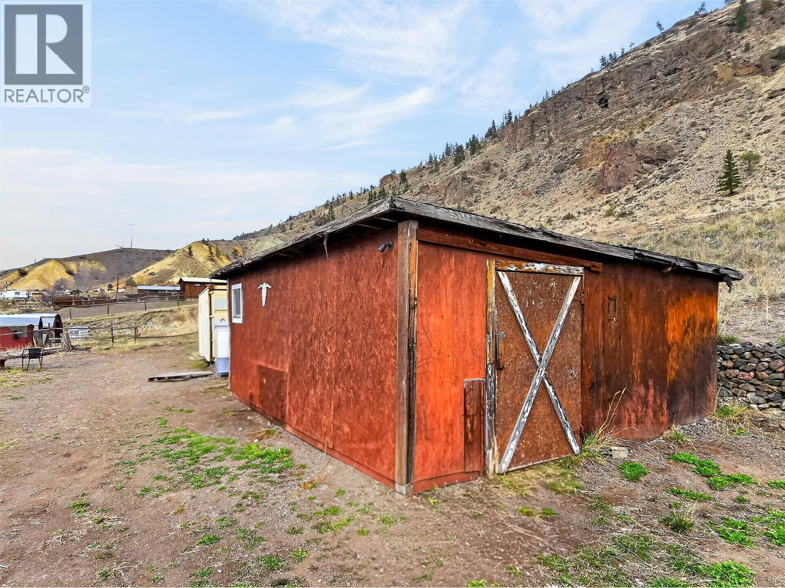 4032 HILLS FRONTAGE ROAD - 38