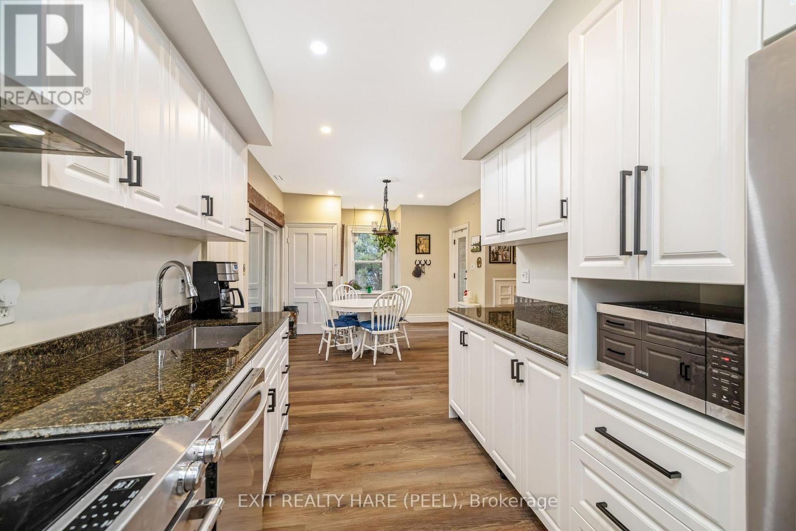 31 BROCK ST HILL - 23