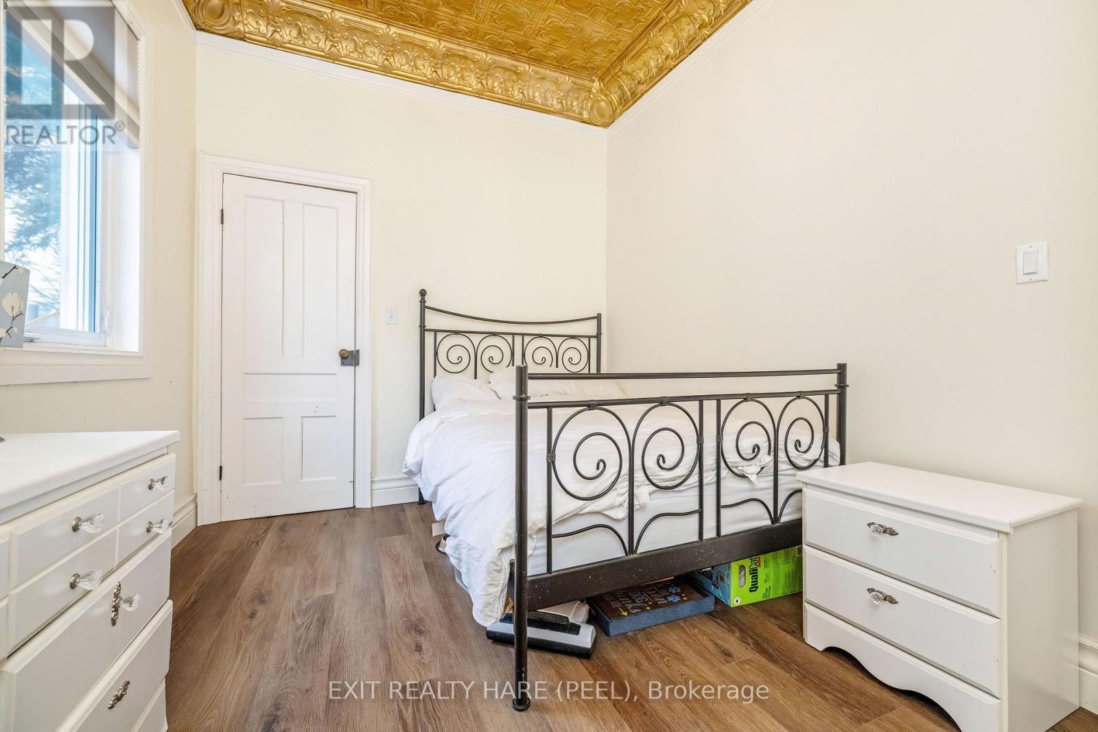 31 BROCK ST HILL - 32