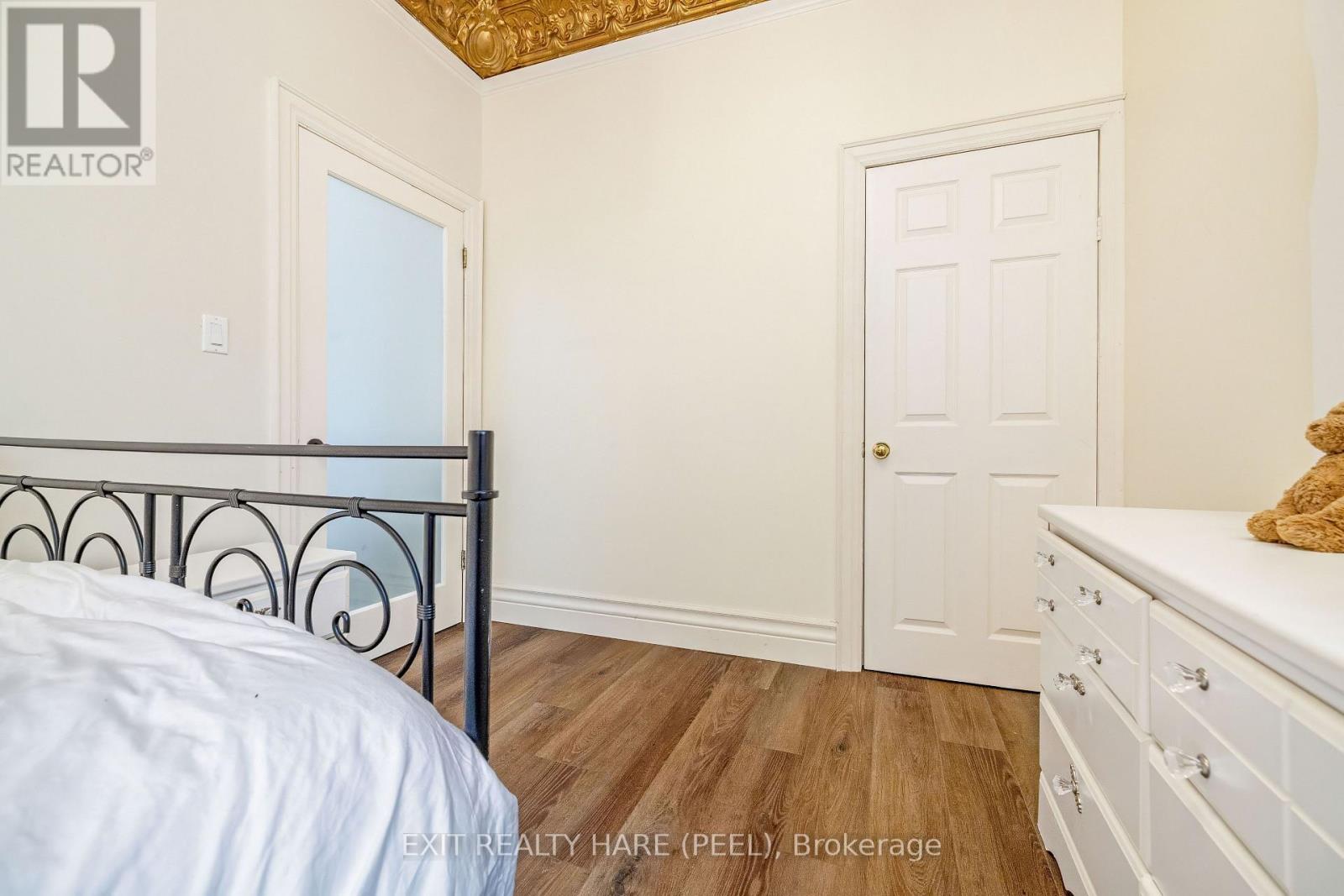 31 BROCK ST HILL - 33