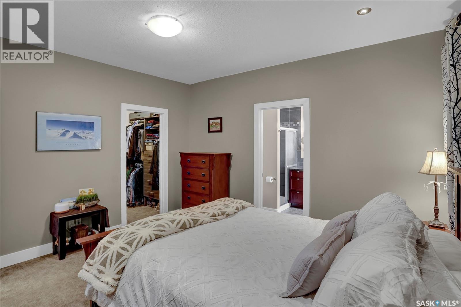 262 BLUE SAGE DRIVE - 24