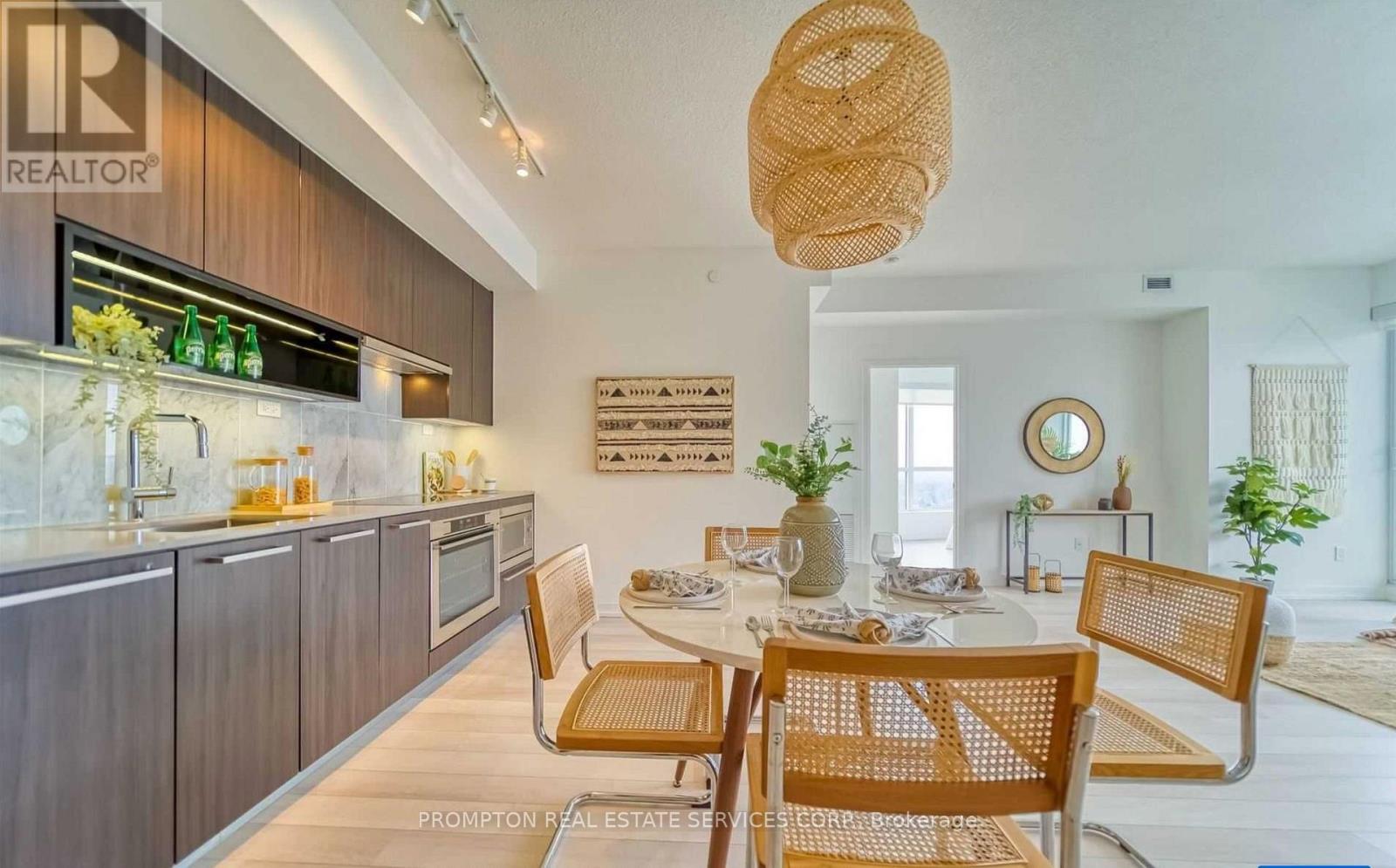 #2511 115 MCMAHON DRIVE - 1