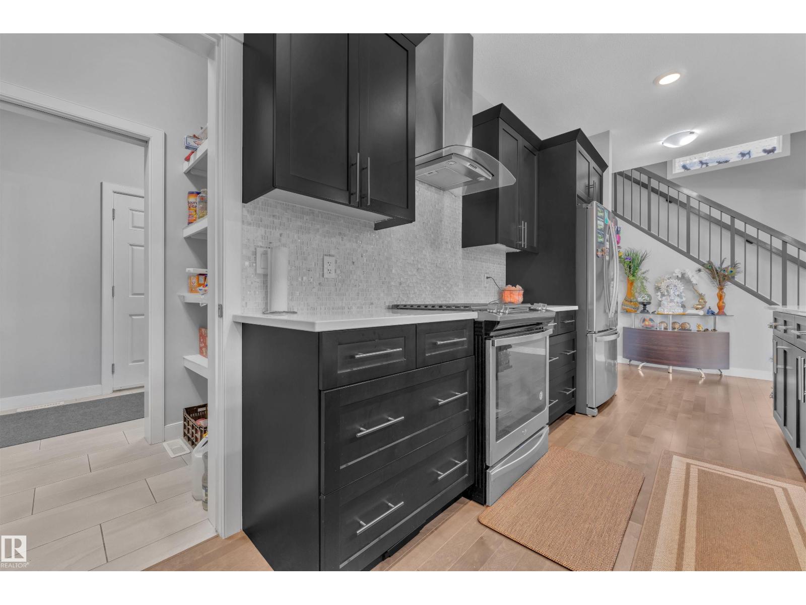 4104 6 AV SW, Edmonton