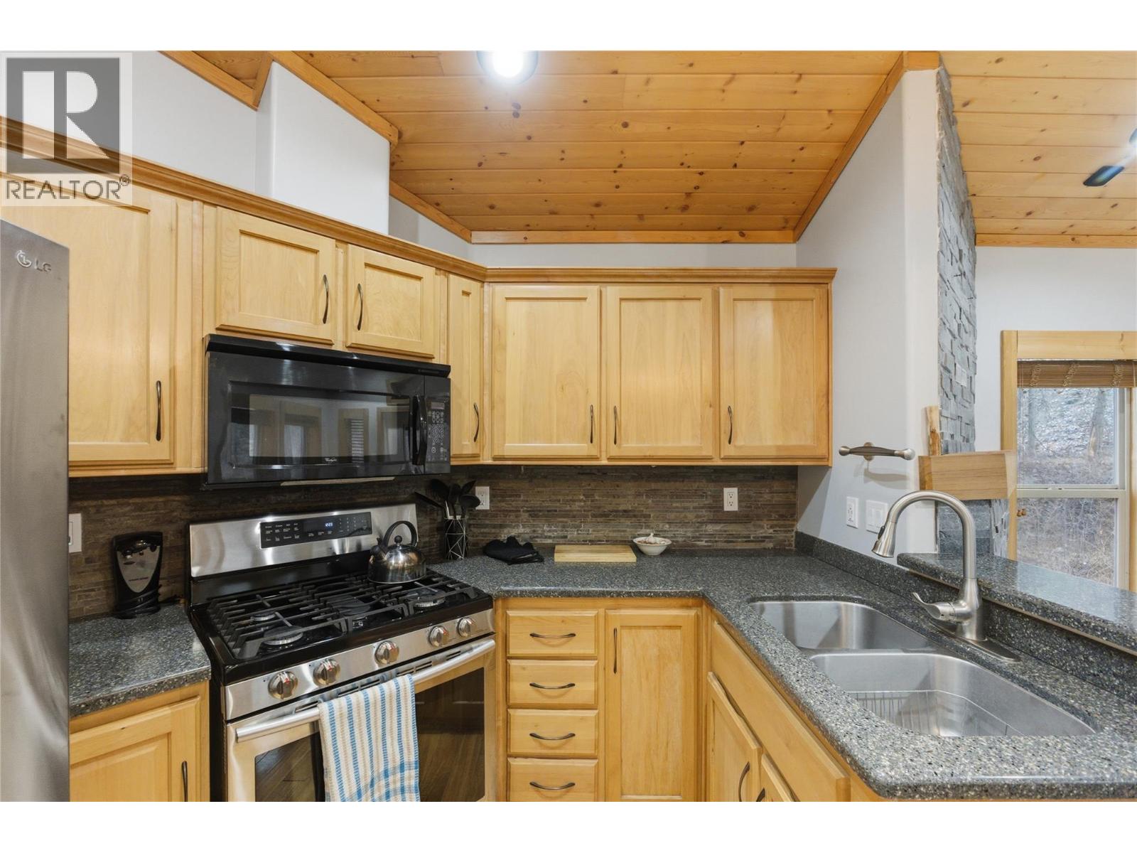 #40 4835 PARADISE VALLEY DRIVE - 8