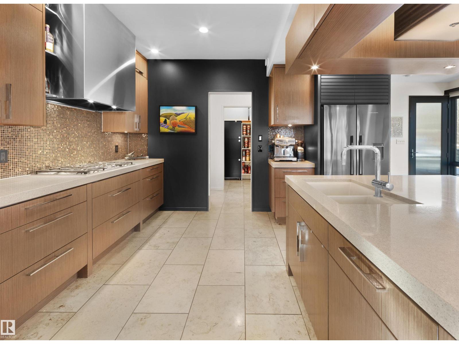 9651 87 AV NW, Edmonton