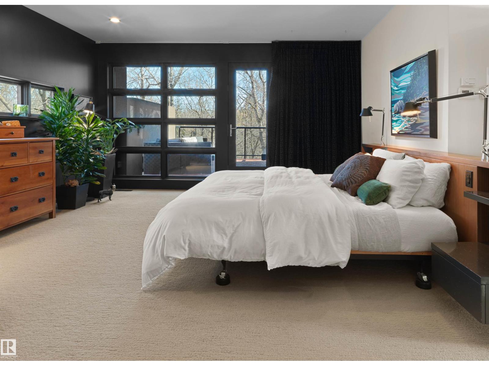 9651 87 AV NW, Edmonton