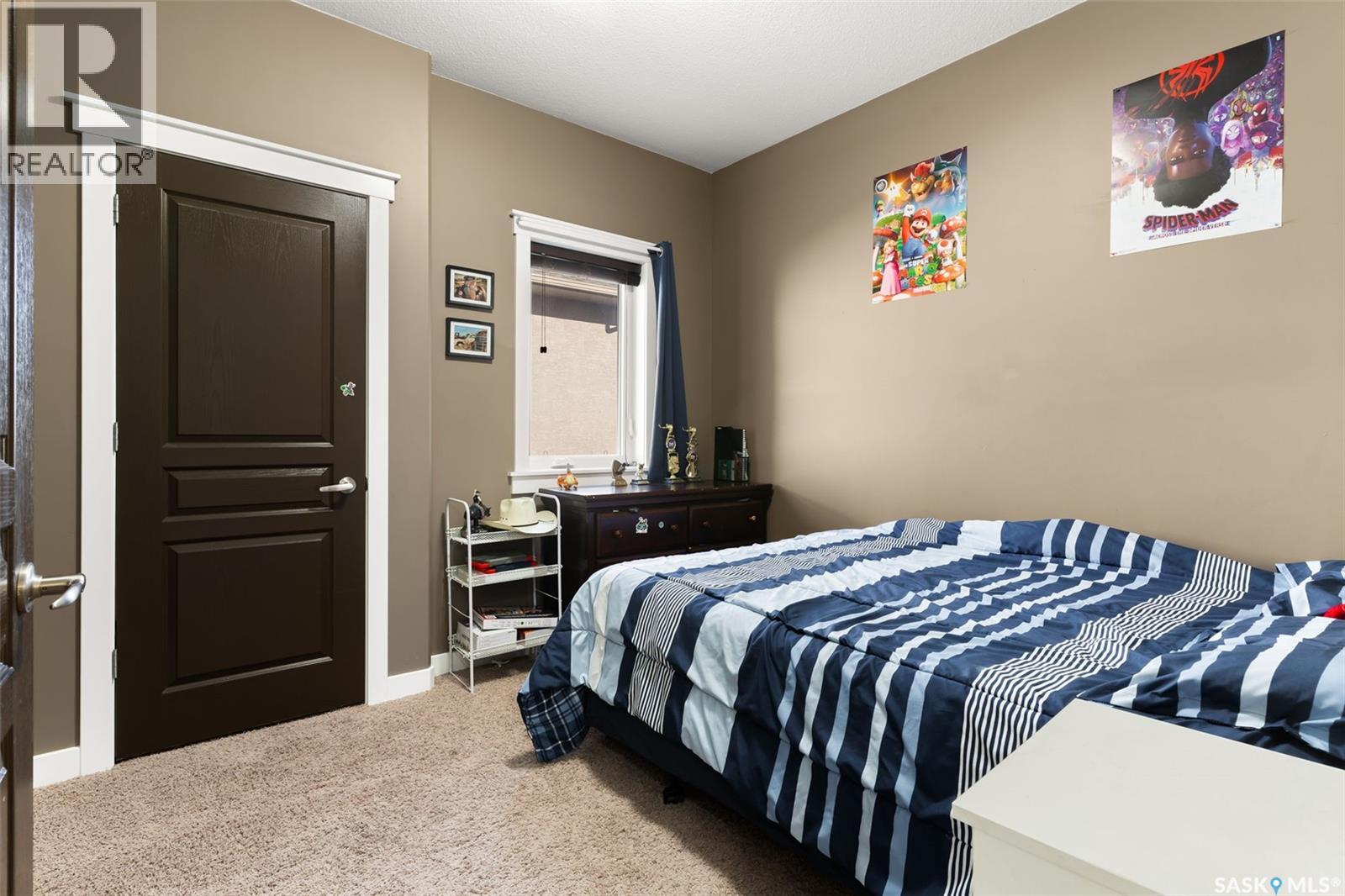 37 CHURCHILL CRESCENT - 20