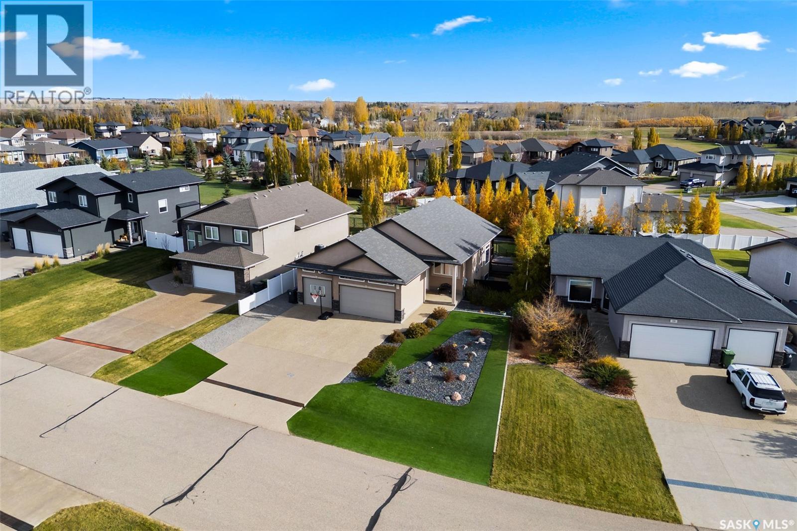 37 CHURCHILL CRESCENT - 46