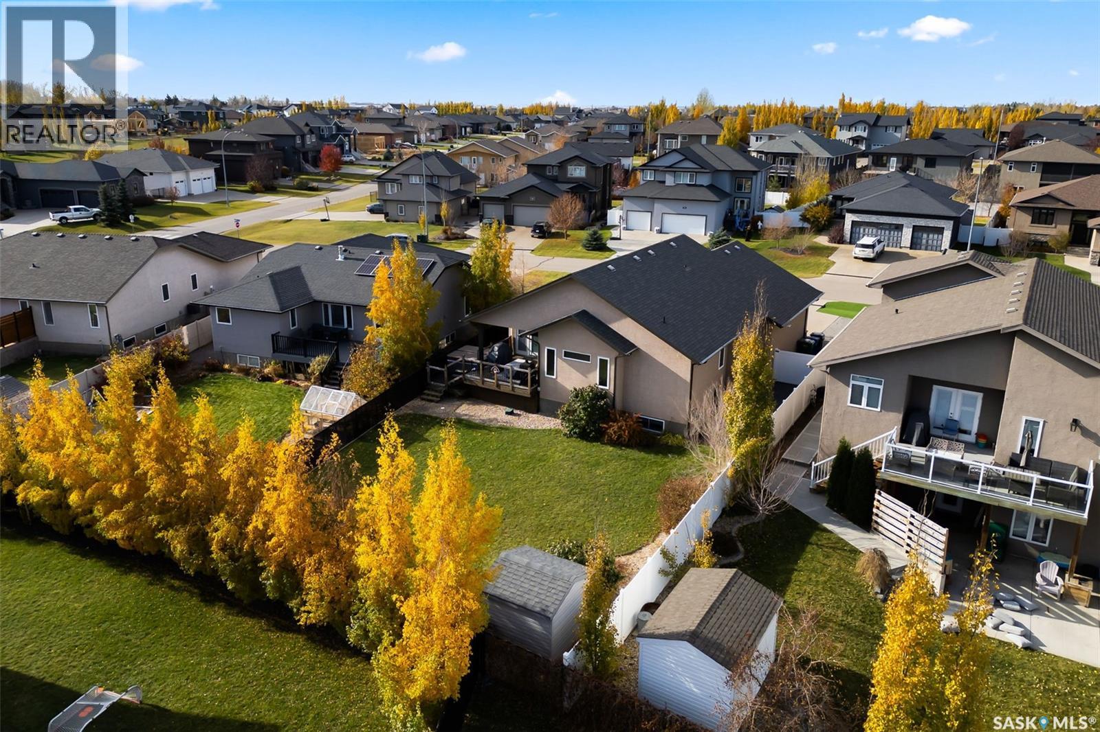 37 CHURCHILL CRESCENT - 48