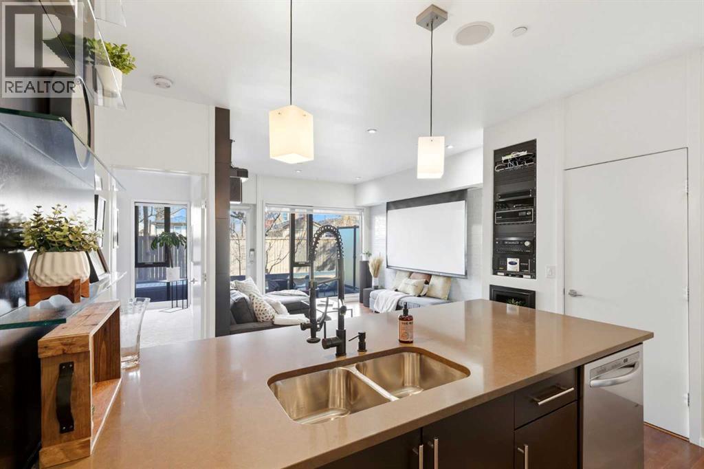 #105 414 MEREDITH ROAD NE - 15