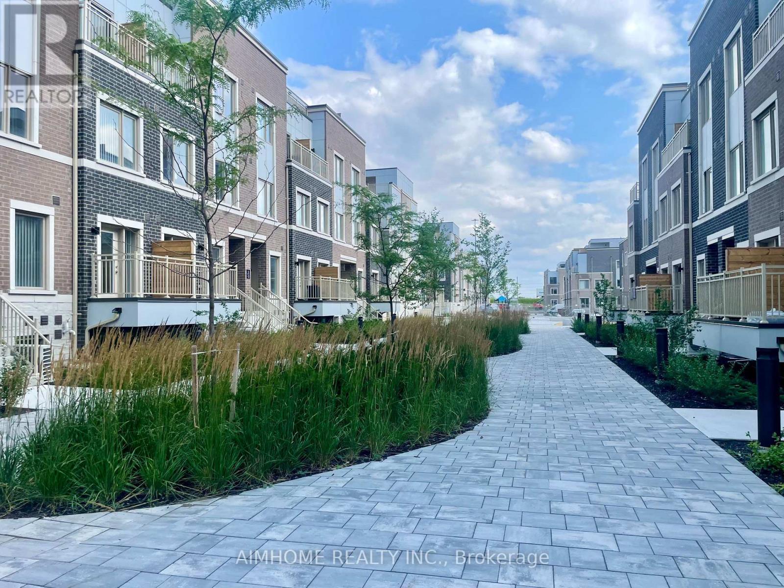 TH218 - 131 HONEYCRISP CRESCENT