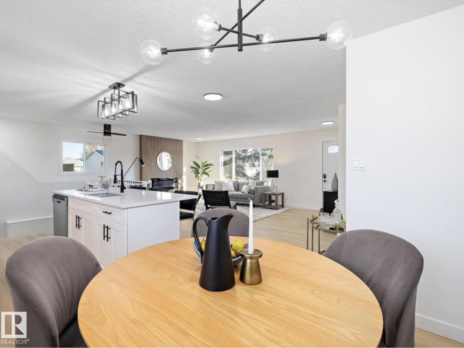 14736 122 ST NW - 11