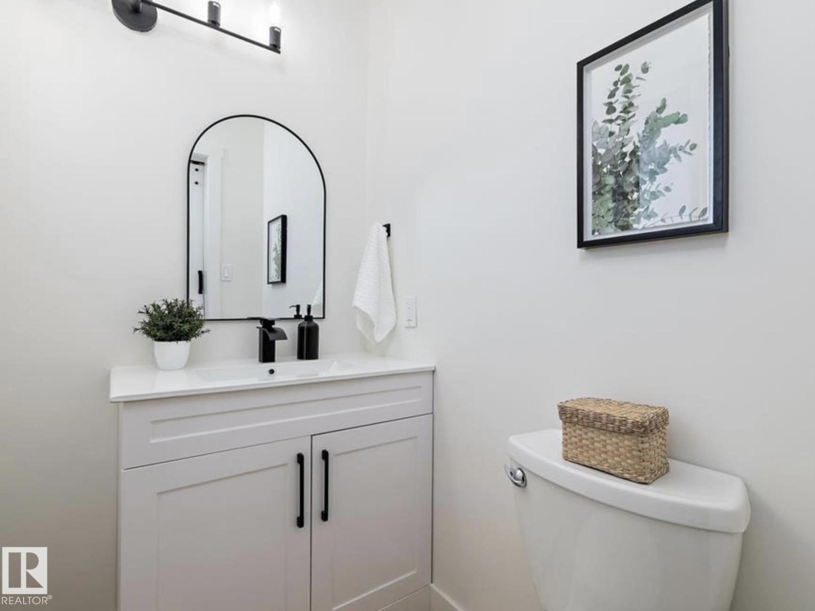 14736 122 ST NW - 18