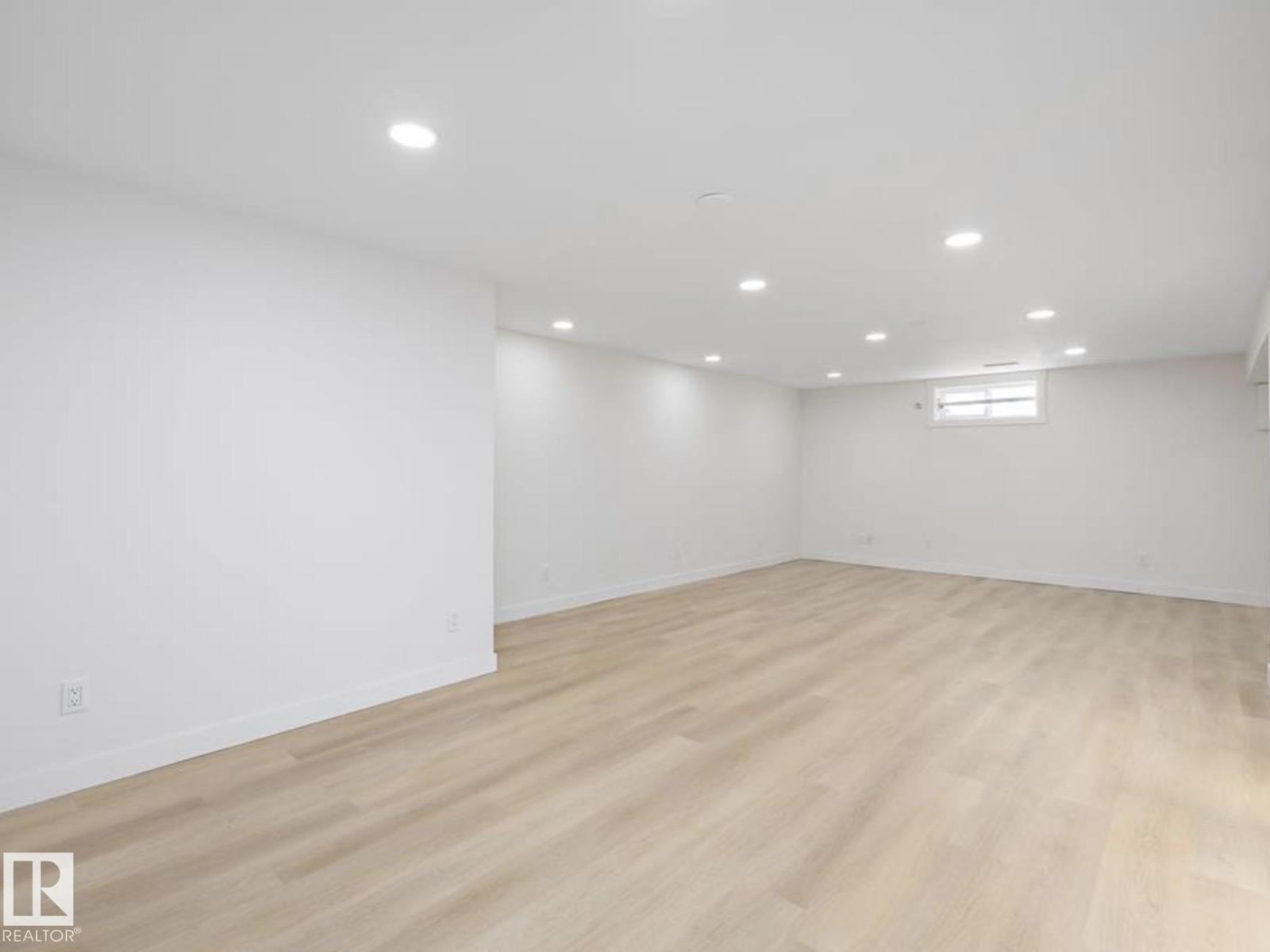 14736 122 ST NW - 26