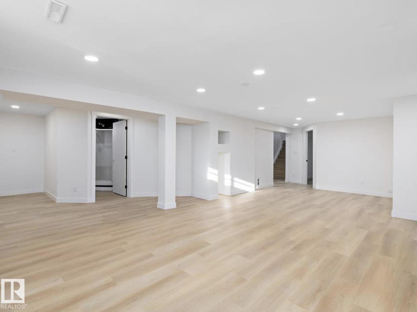 14736 122 ST NW - 28