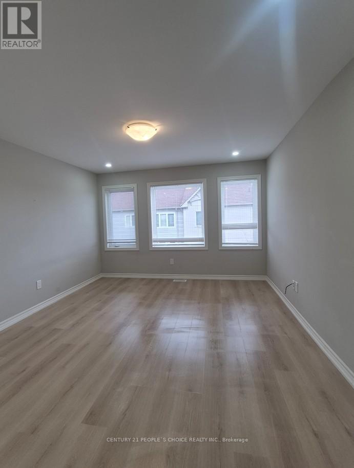 5 GREGORY AVENUE - 23