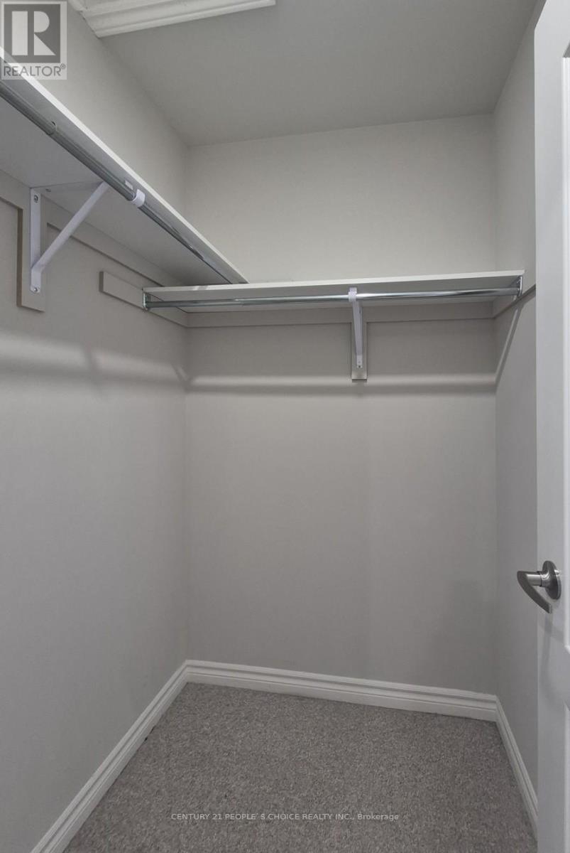 5 GREGORY AVENUE - 24