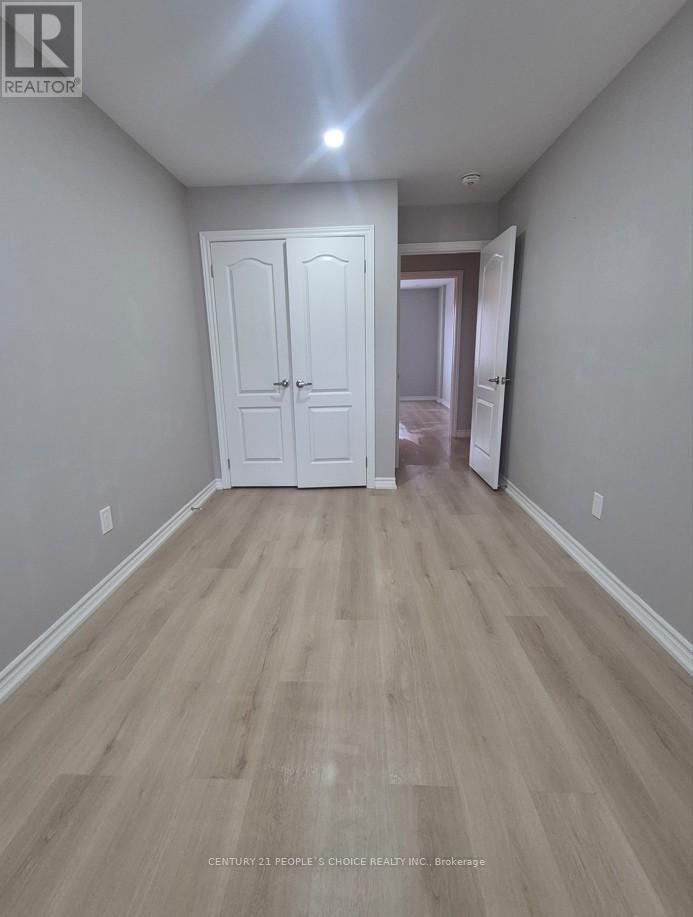5 GREGORY AVENUE - 28