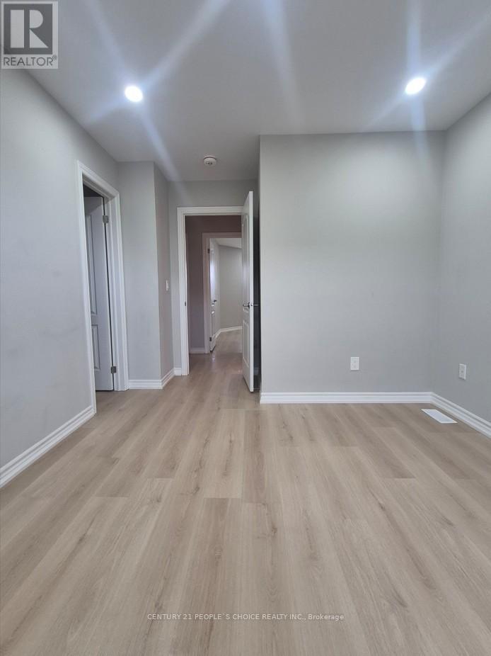 5 GREGORY AVENUE - 31