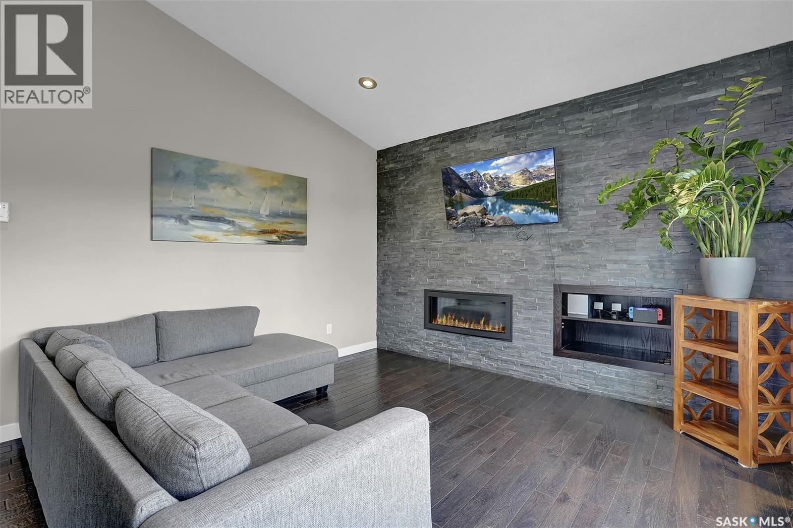 4337 ALBULET DRIVE - 6