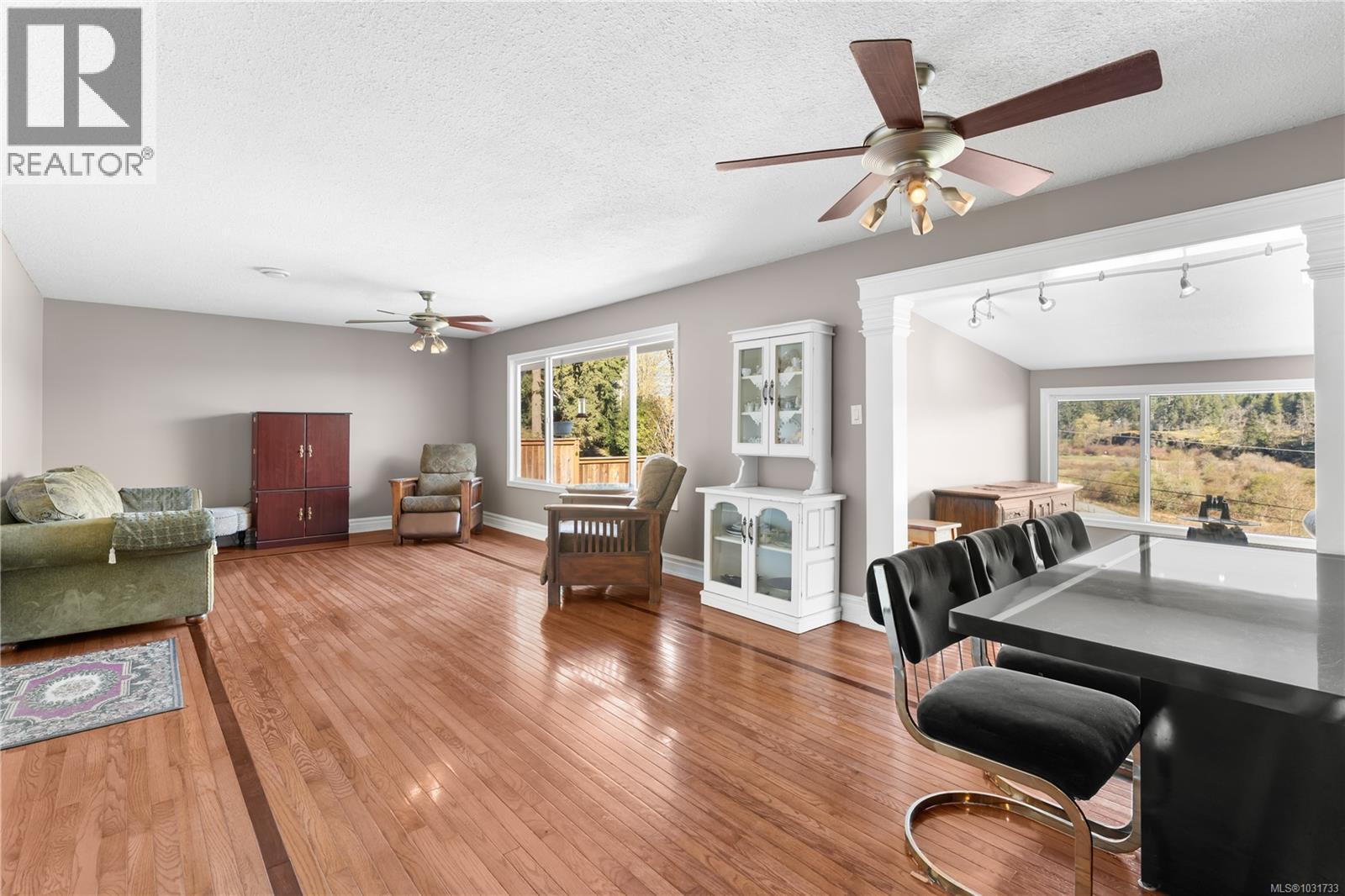 2028 Cathers Dr - 10