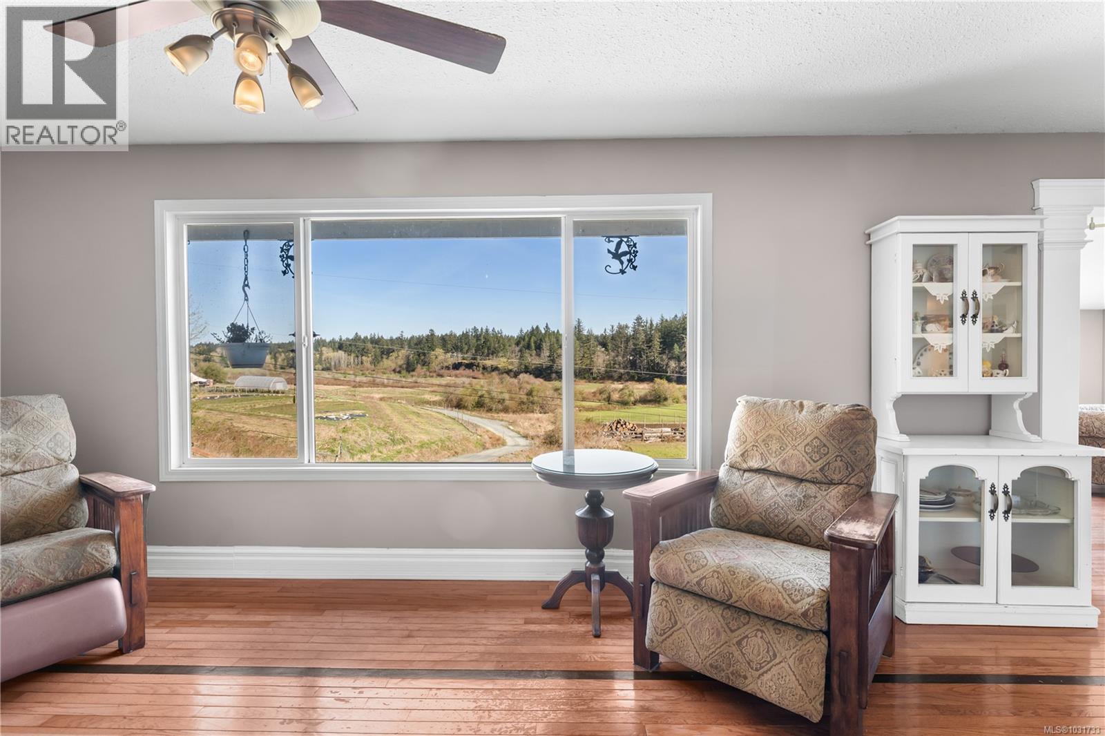 2028 Cathers Dr - 5