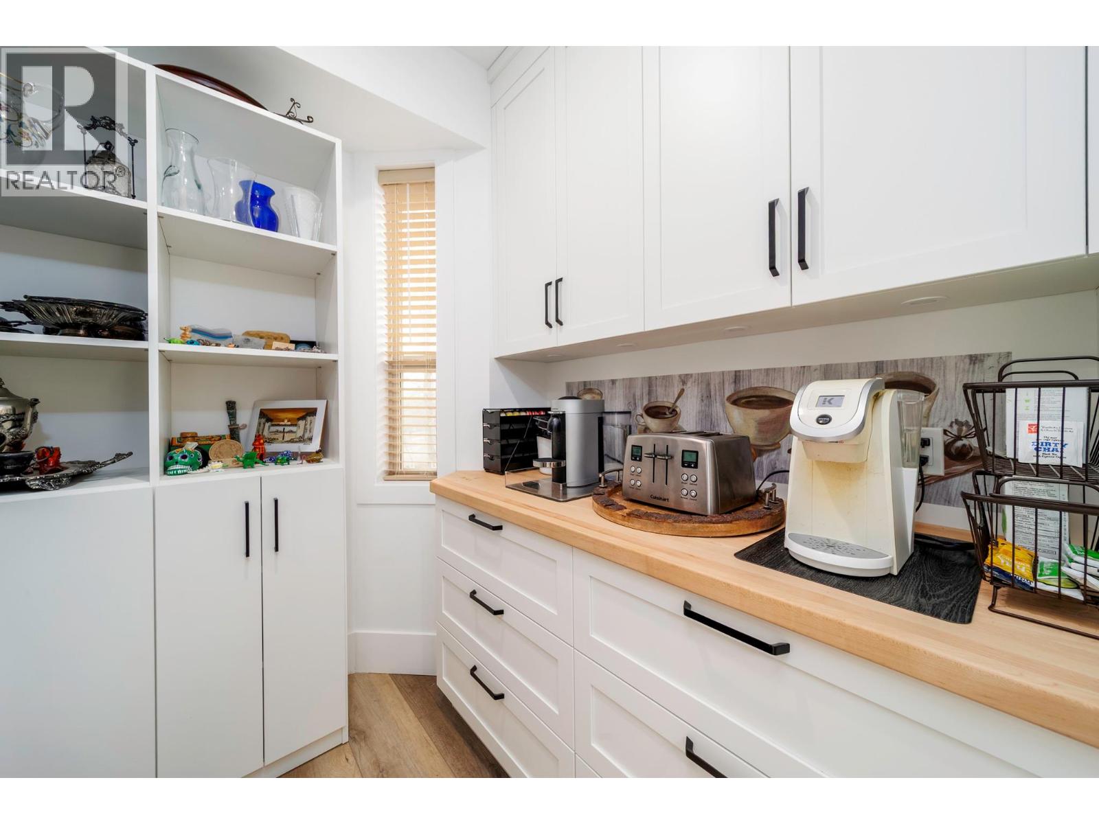 5037 Treadgold Court, Kelowna