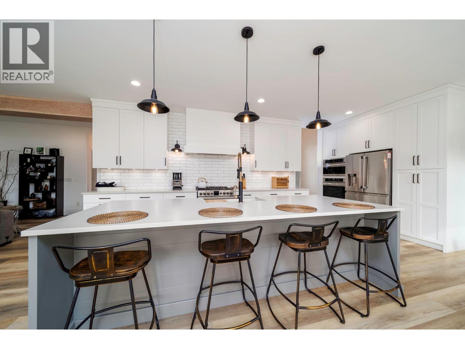 5037 Treadgold Court, Kelowna