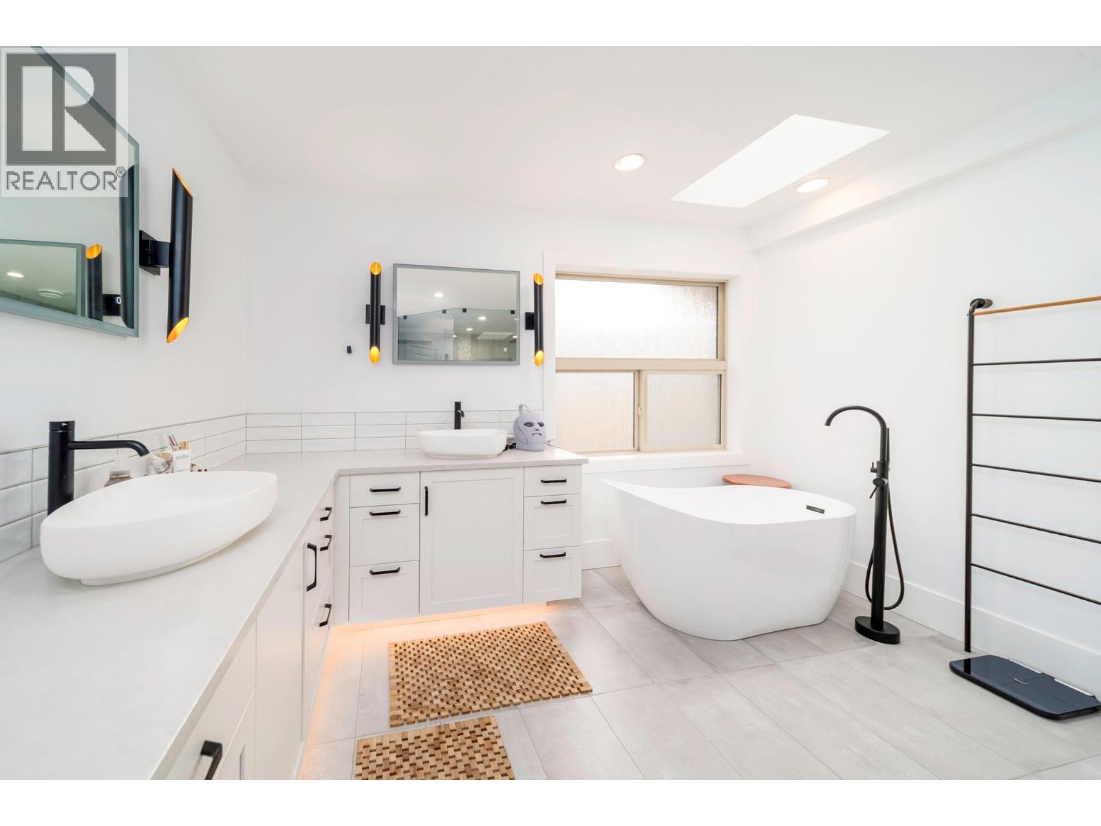 5037 Treadgold Court, Kelowna