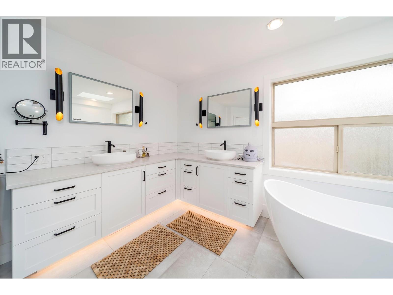 5037 Treadgold Court, Kelowna