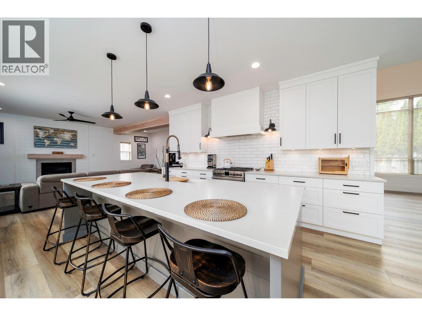 5037 Treadgold Court, Kelowna