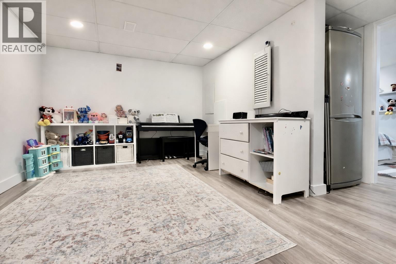 438 CARLSEN PLACE, Port Moody