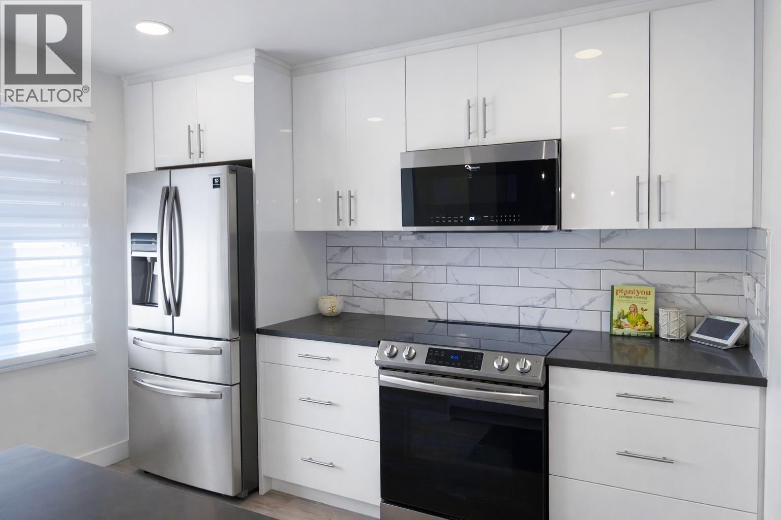 438 CARLSEN PLACE, Port Moody