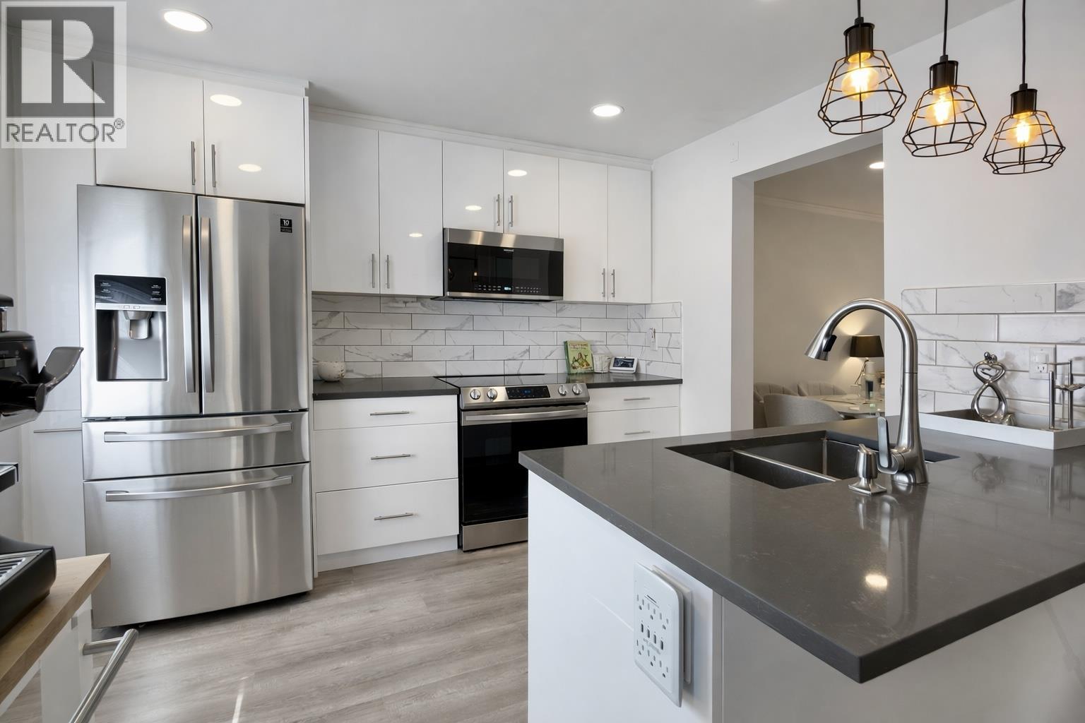 438 CARLSEN PLACE, Port Moody