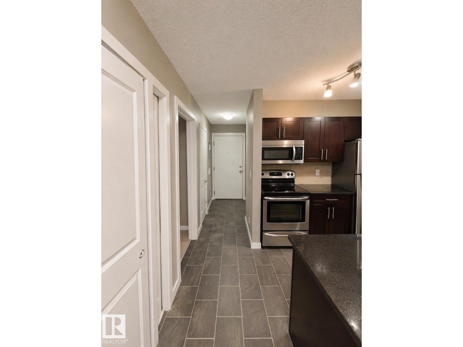 209 107, watt commom SW, Edmonton