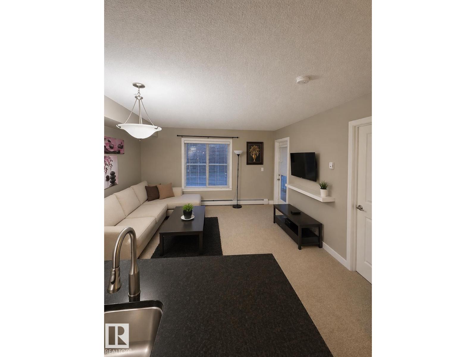 209 107, watt commom SW, Edmonton