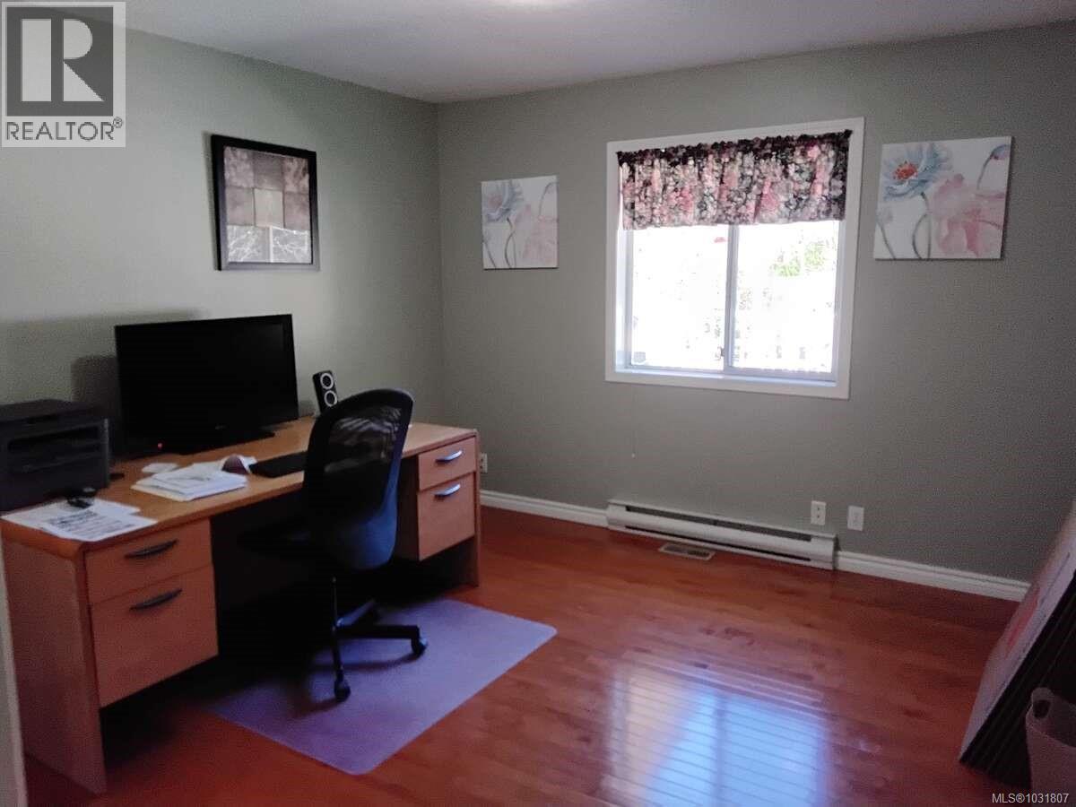 4759 YELLOW POINT RD - 23