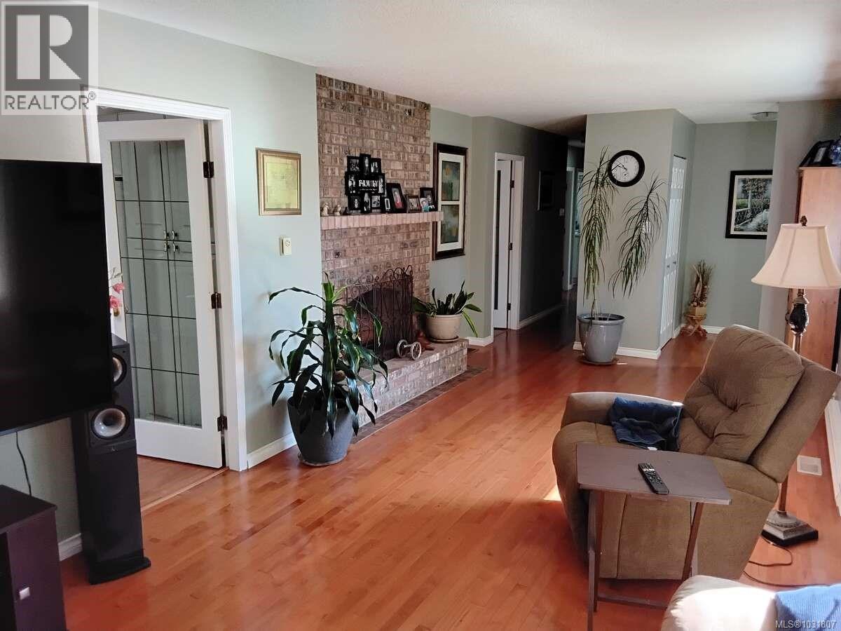 4759 YELLOW POINT RD - 8