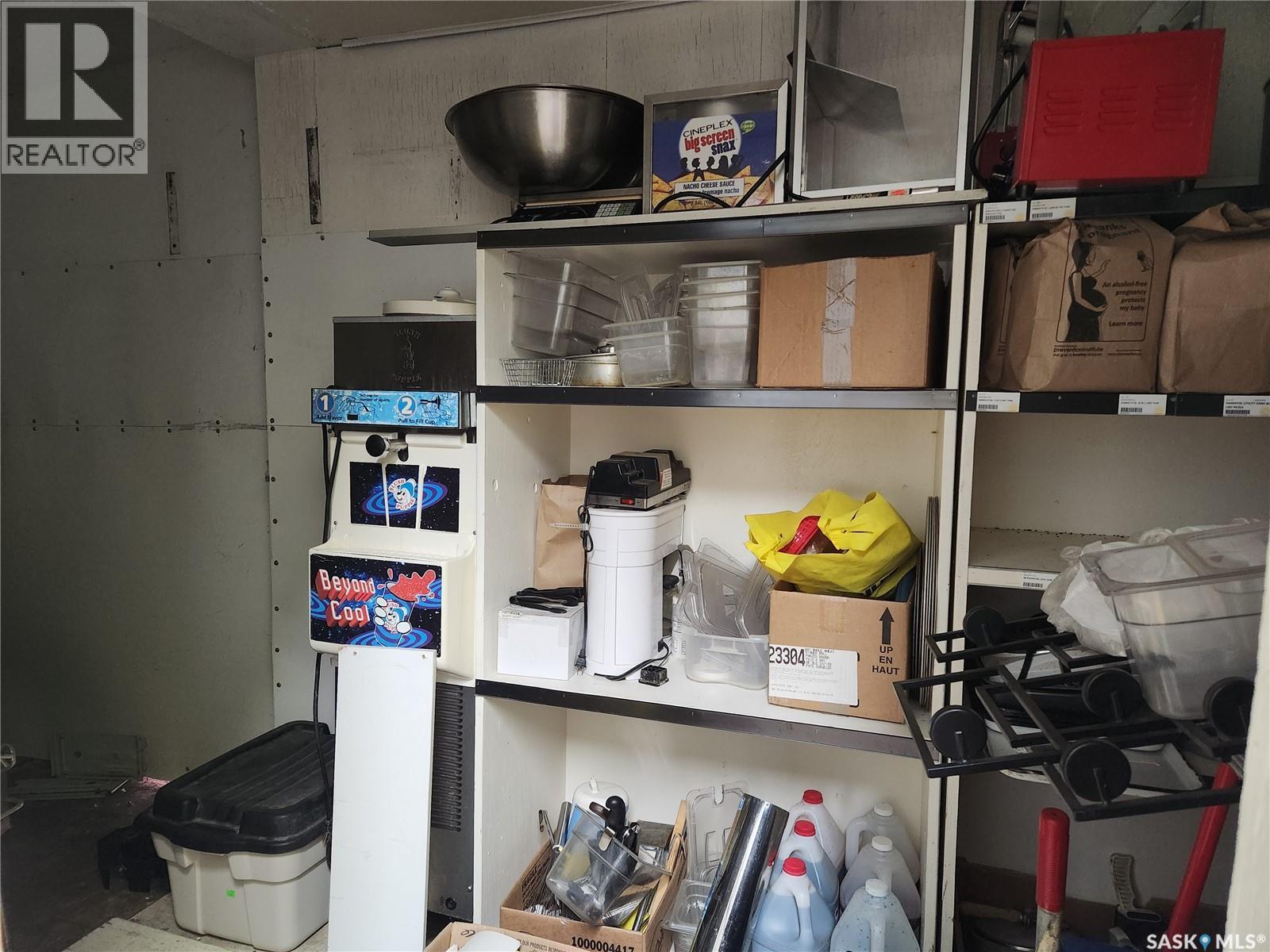 705 MAIN STREET - 32