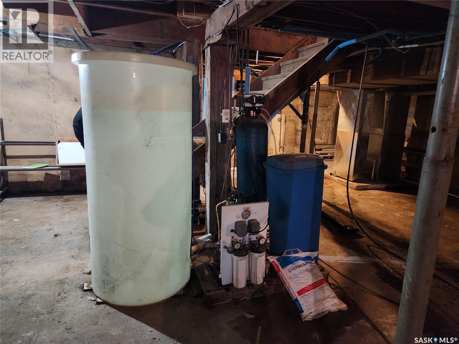 705 MAIN STREET - 36