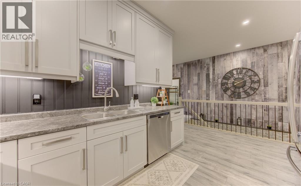 530 LAMPMAN PLACE - 10