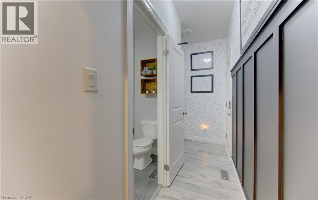 530 LAMPMAN PLACE - 16