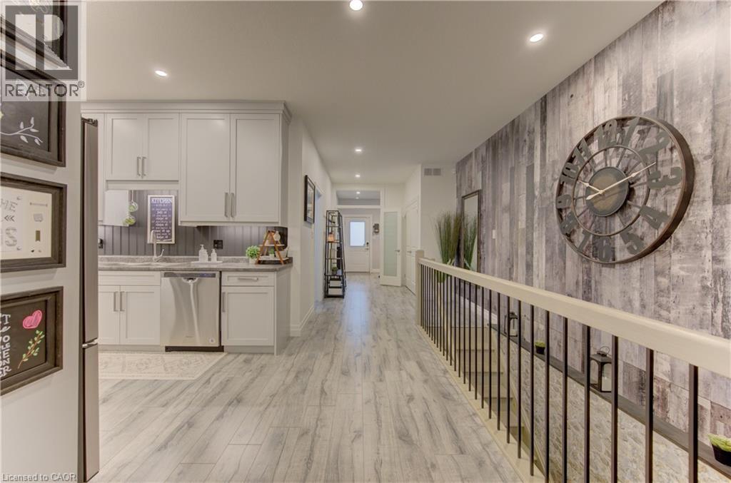 530 LAMPMAN PLACE - 23