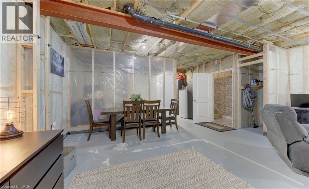 530 LAMPMAN PLACE - 34