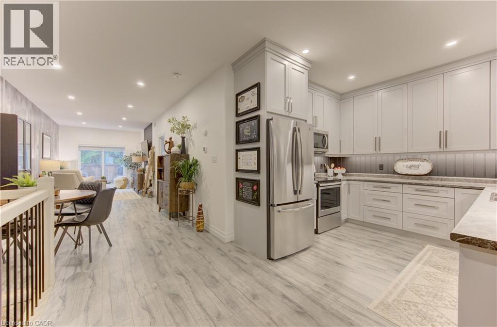 530 LAMPMAN PLACE - 5