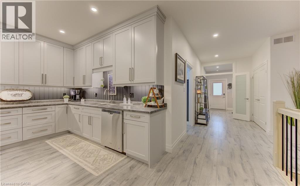 530 LAMPMAN PLACE - 8