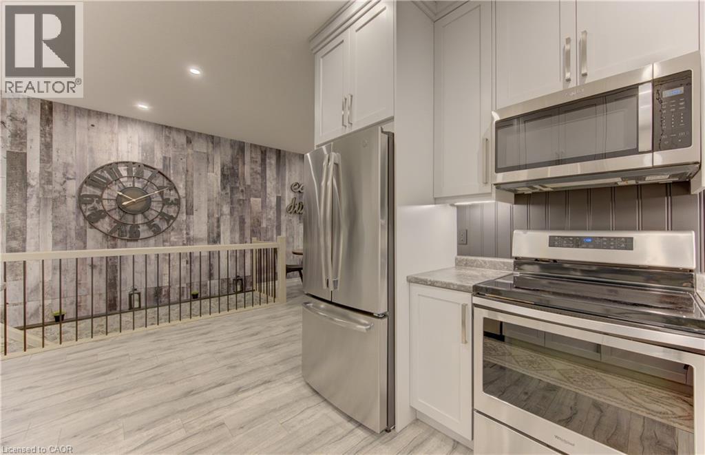 530 LAMPMAN PLACE - 9