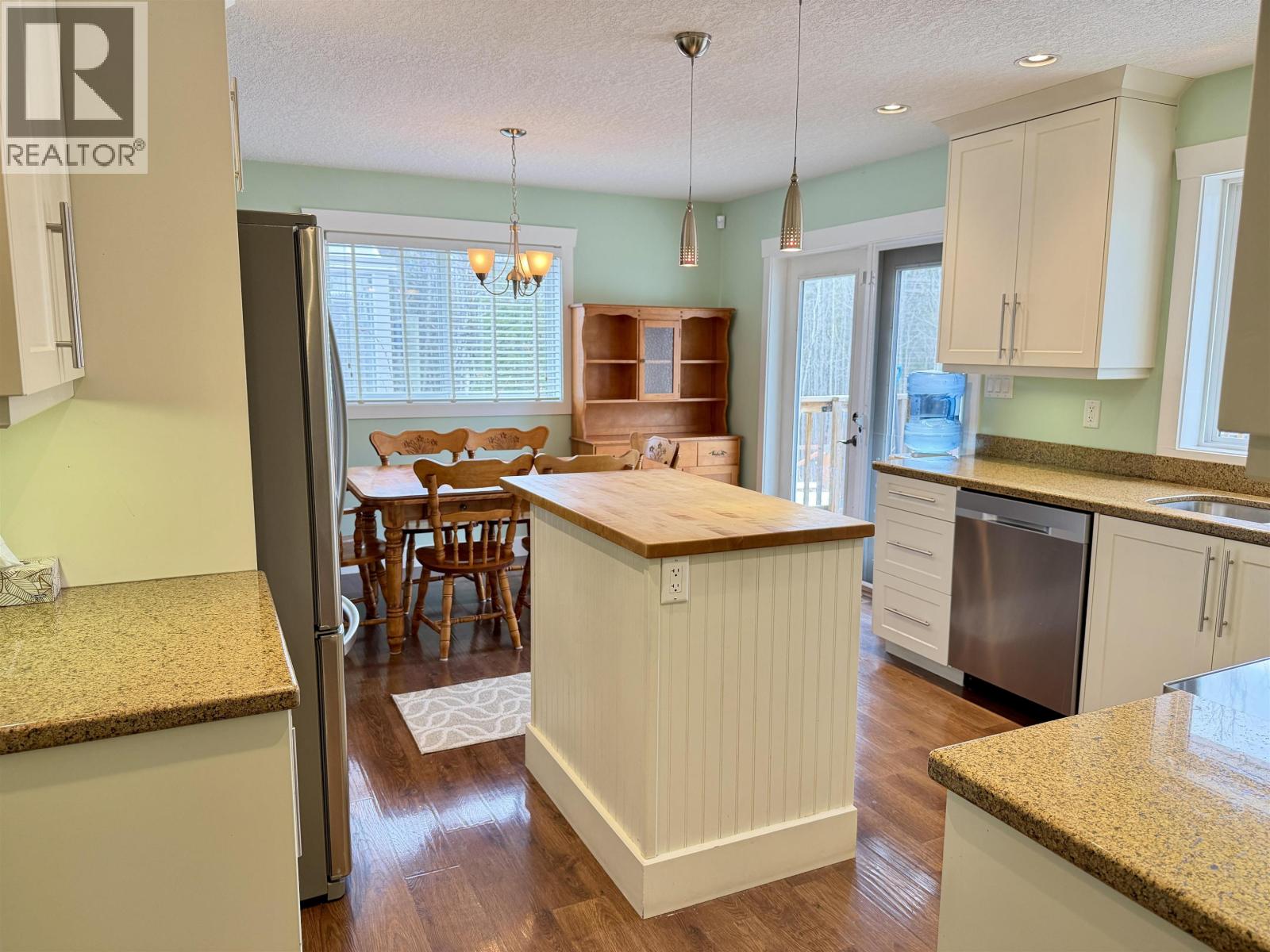 1522 ALDER AVENUE - 18