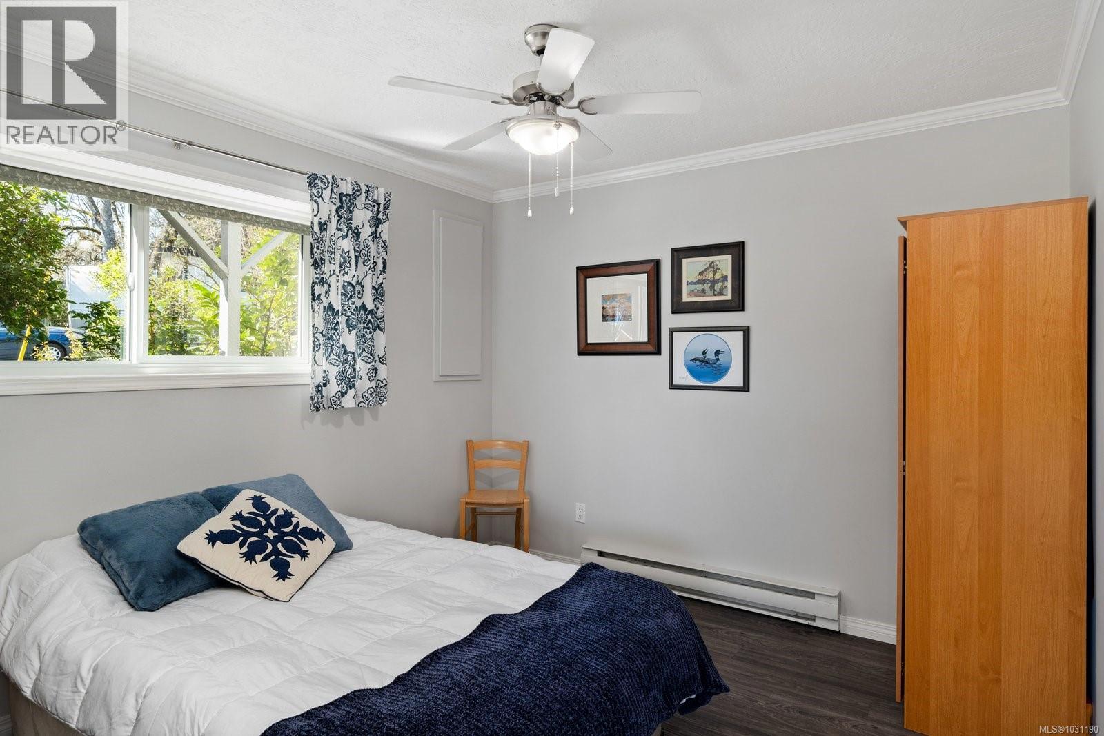  381 Montcalm Avenue, Saanich