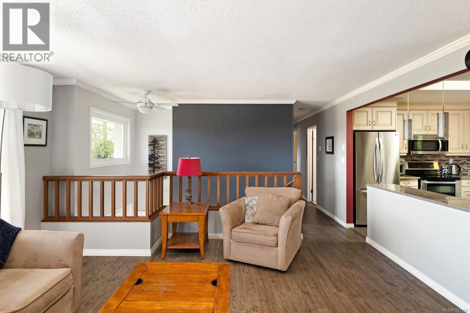  381 Montcalm Avenue, Saanich